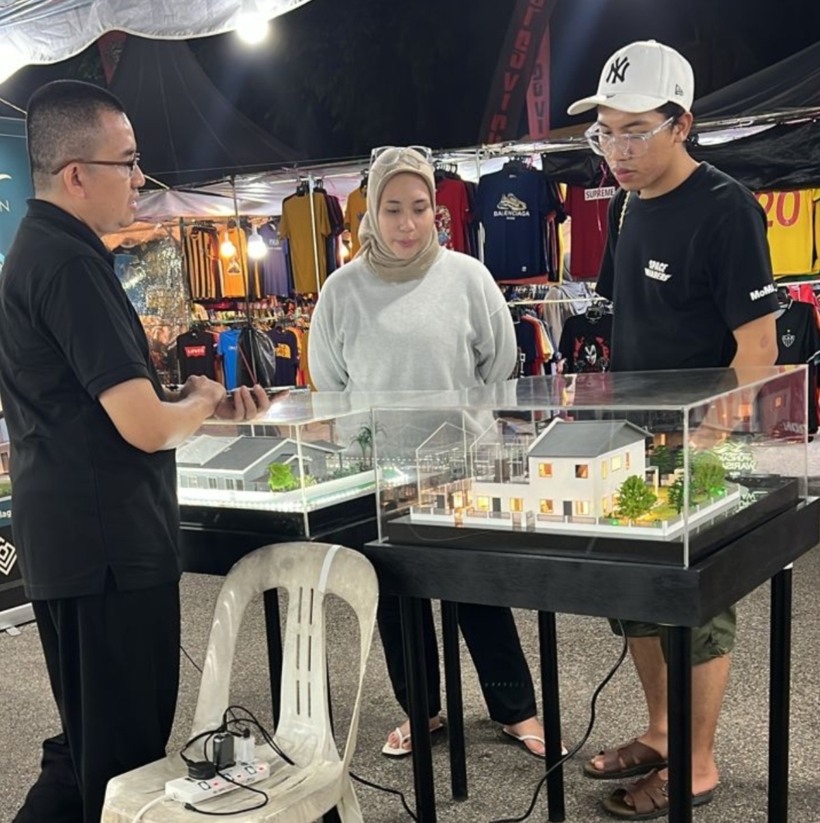Sesi konsultasi di pameran malam